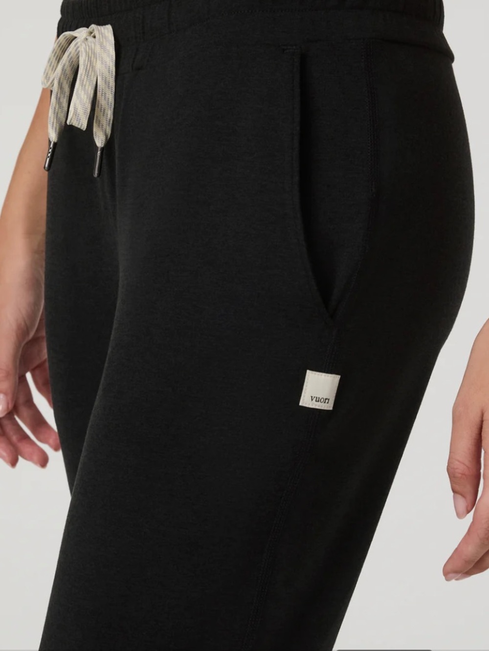 Vuori Women's Performance Joggers Black Small Athleisure - Picture 2 of 9